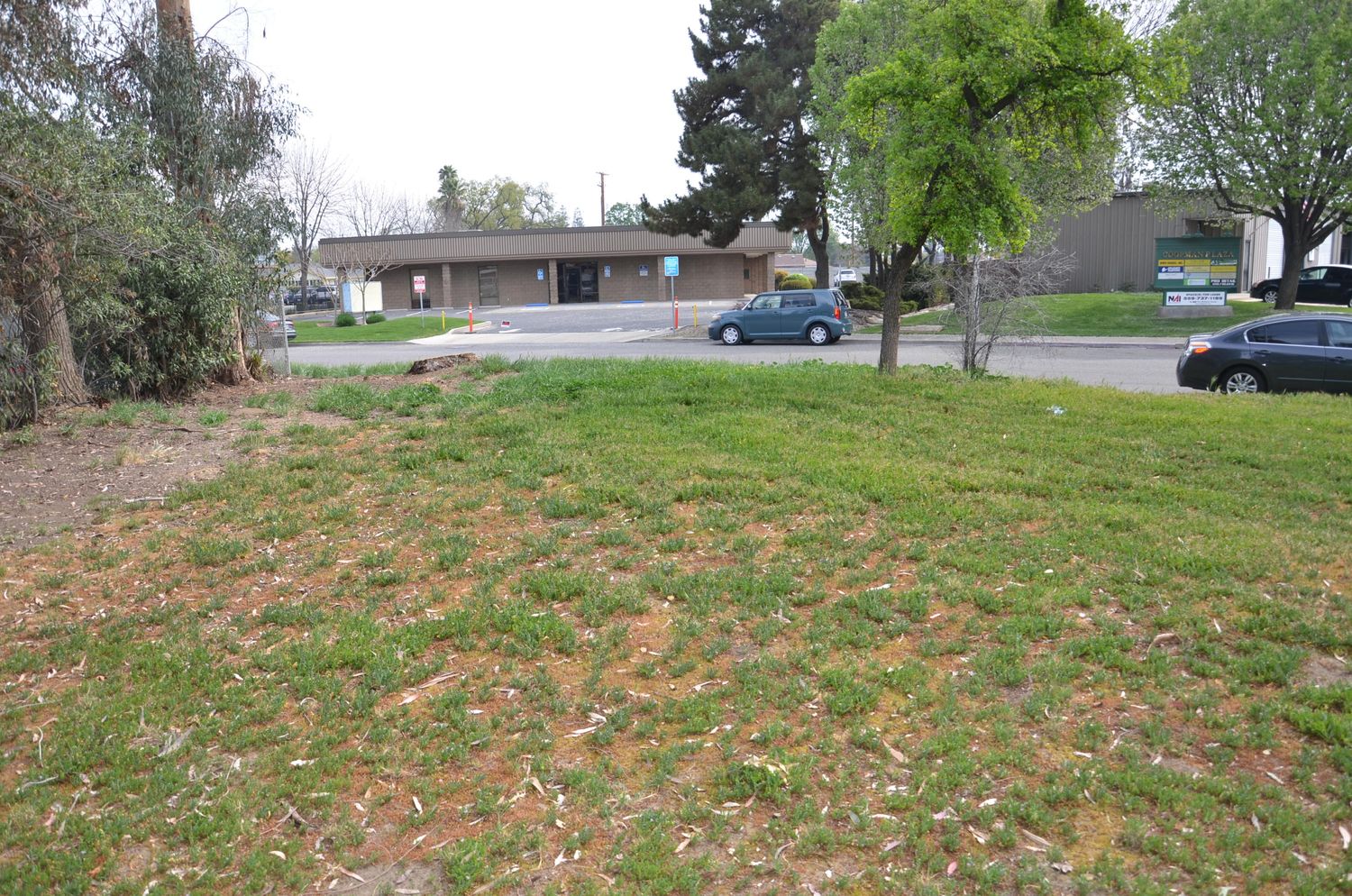 115 N Valley Oaks Dr, Visalia, CA 93292